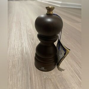 Peugeot Paris Manual Salt Mill-Adjustable Grinder-Beechwood, Chocolate,